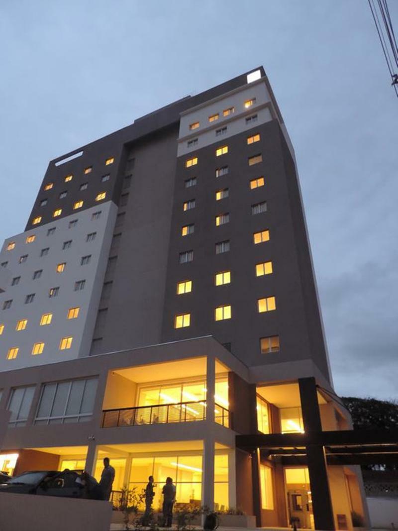 Summit Suites Hotel Pindamonhangaba Eksteriør billede